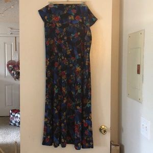 BNWOT Lularoe Maxi Skirt. Size 3X